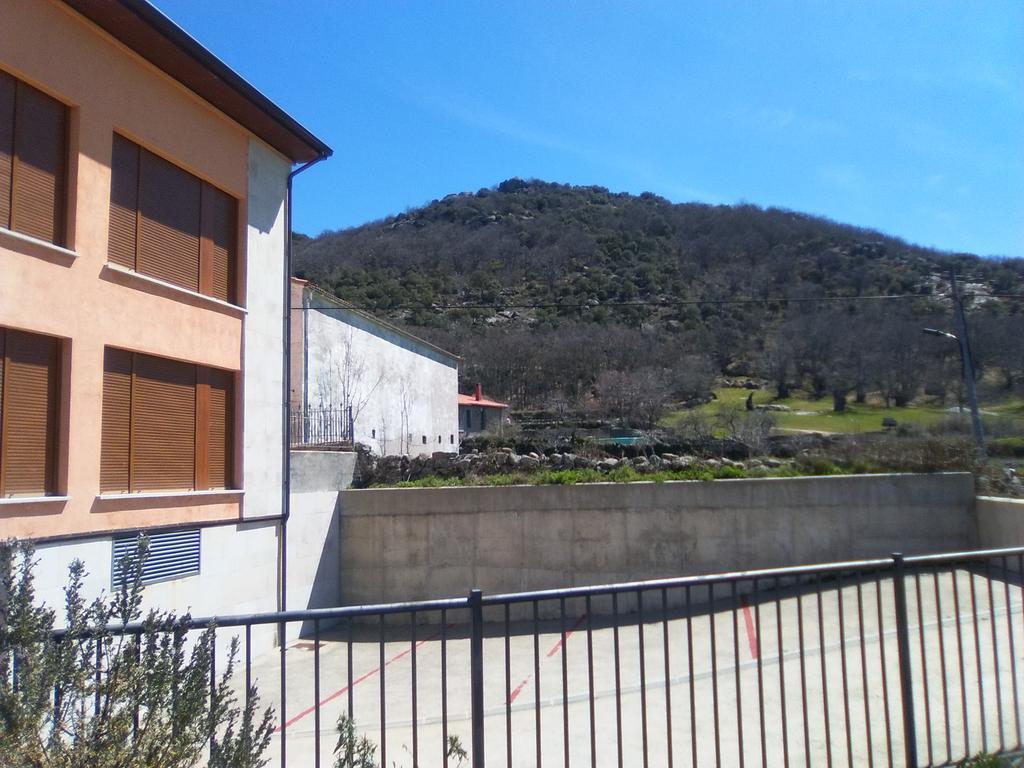 Apartamentos La Covatilla Neila de San Miguel Екстериор снимка