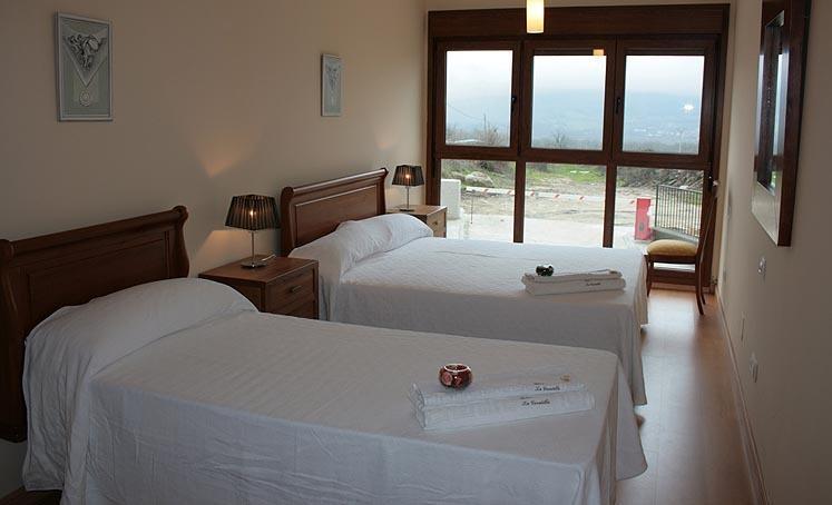 Apartamentos La Covatilla Neila de San Miguel Екстериор снимка