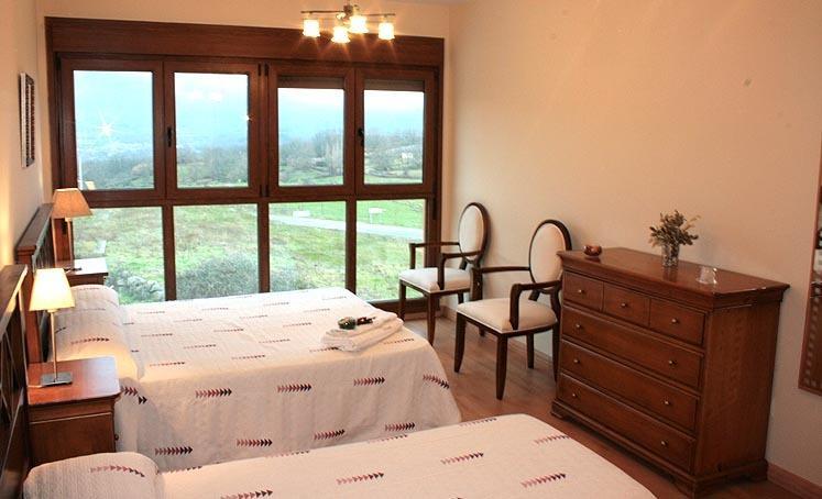 Apartamentos La Covatilla Neila de San Miguel Екстериор снимка