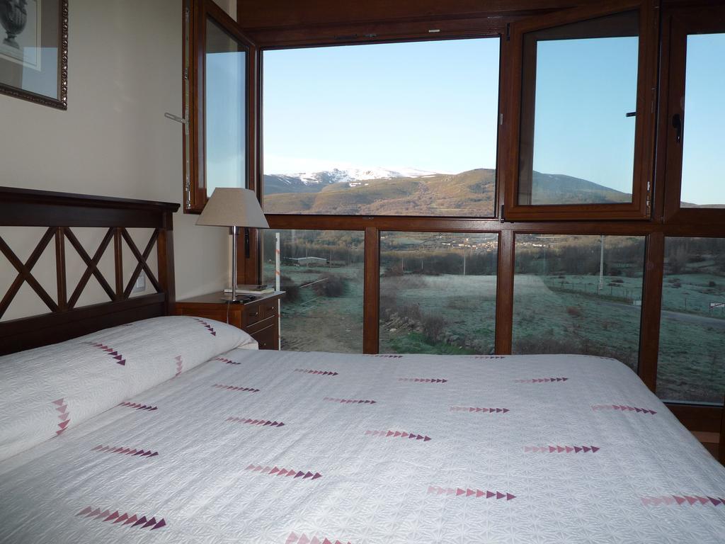Apartamentos La Covatilla Neila de San Miguel Екстериор снимка